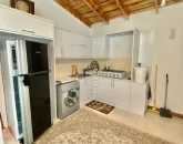 آشپزخانه با کابینت های سفید ویلا در قائمشهر 4968549685