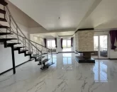 پله های مارپیچ و مدرن آپارتمان دوبلکس در زاغمرز از طبقه پایین 89496845