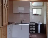 کابینت های سفید آشپزخانه ویلا جنگلی در قائم شهر