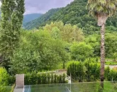 فضای سبز و درختان بلند ویلا در زاغمرز 63263444