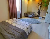 اتاق خواب و تخت خواب به همراه مبل و مجسمه ویلا در ساری 85488