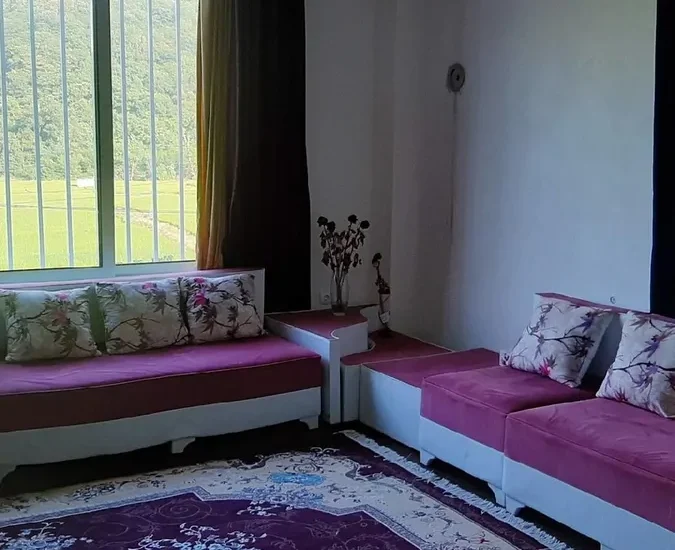 اتاق پذیرایی به همراه مبلمان خانه ویلایی در ساری 385769346575