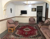 اتاق پذیرایی به همراه مبلمان و پنکه سقفی ویلا در زاغمرز 4753642653378