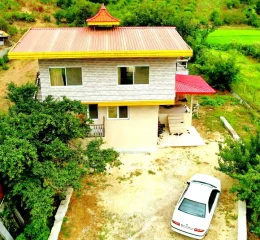 پارکینگ و محوطه سرسبز ویلا در زاغمرز 457848845