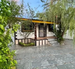 حیاط و نمای درختان و گیاهان و نمای خانه باغ 214 متری در ساری 10568106484