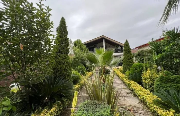 نمای بیرونی از ویلاباغ 480 متری در خورشید کلا 145687697651