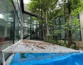 نمای شیشیه ای بیرونی ویلای فول فرنیش استخردار در نکا 1052041580746