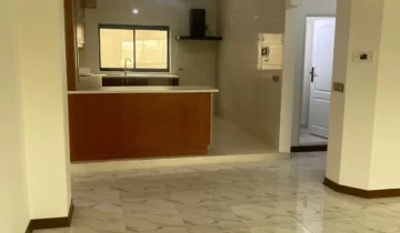 کابینت و اوپن چوبی و سرامیک سفید آپارتمان در نکا