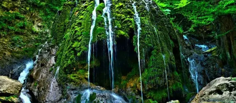 آبشار اسپه او سرسبز، یکیاز جاهای دیدنی مازندران