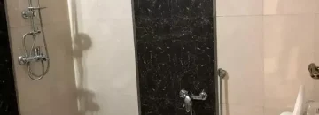 توالت فرنگی و دوش سرویس بهداشتی آپارتمان در قائم شهر