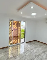 اتاق خواب کف سرامیک با سیستم گرمایشی و سرمایشی در ویلای 320 متری در قائمشهر 105804158478