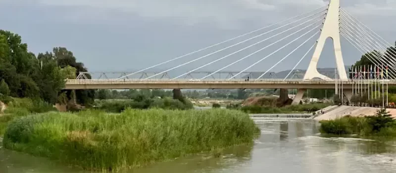 یک از پل های ساری 458795213254