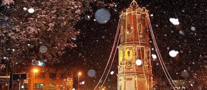 میدان ساعت ساری در هنگام بارش برف 5879452105