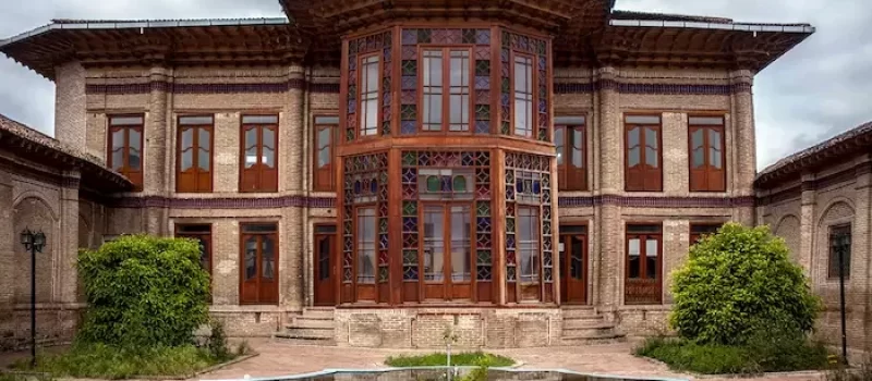 نمایی از بنای تاریخی و محوطه عمارت فاضلی 8541654