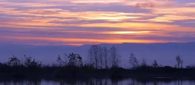 رنگارنگی آسمان در غروب خورشید تالاب لپو 6563543544