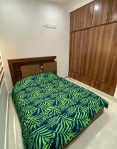 اتاق مستر به همراه تخت دو نفره و کمد دیواری آپارتمان در ساری 415645