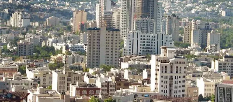 آپارتمان های بلند قامت در میان آپارتمان ها در وسط شهر نکا 564854